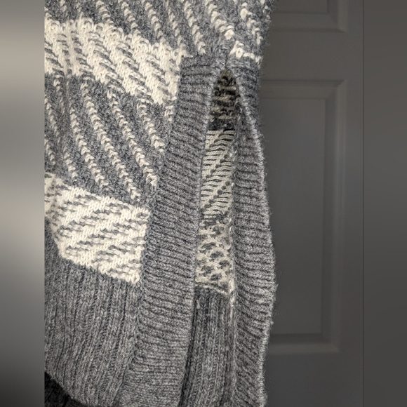 Camber & Grace Cowl Neck Sweater - Cream/Grey - Size XS - Picture 3 of 5
